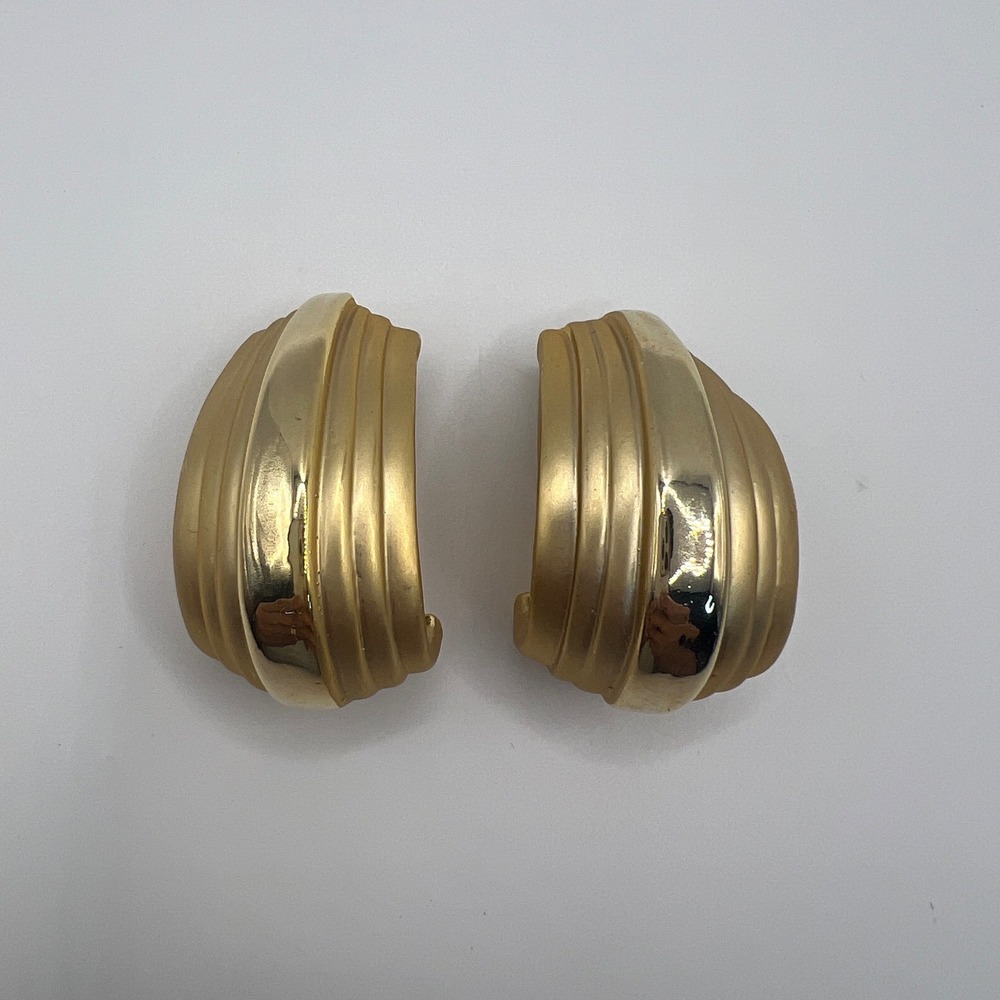 Vintage Gold Tone Ribbed Clip On Earrings Chunky Statement Hoops 1 Inch